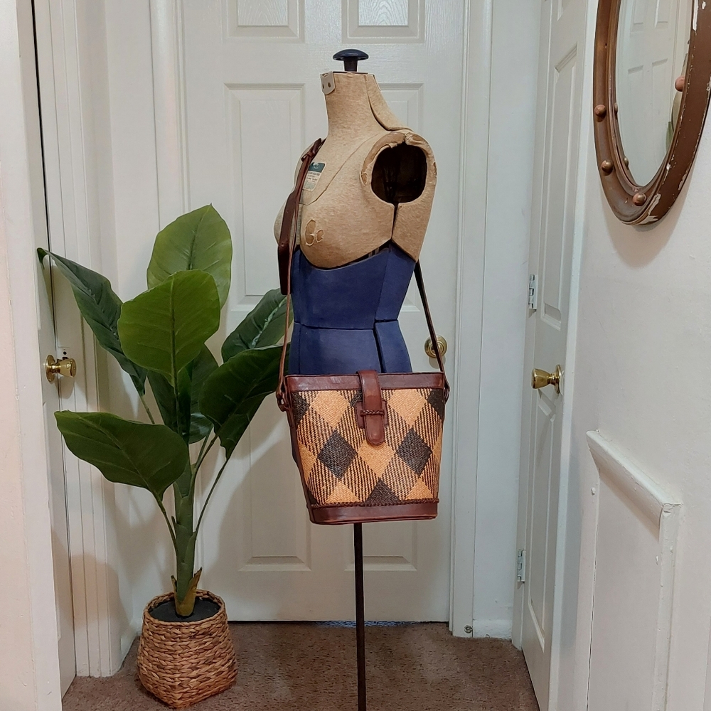 Elliott Lucca Woven Diamond-Pattern Bucket Crossbody in Tan and Brown